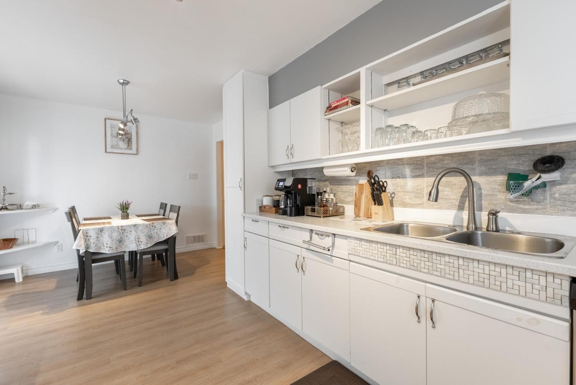 Comfortable Spacious House With Parking Броссар Экстерьер фото